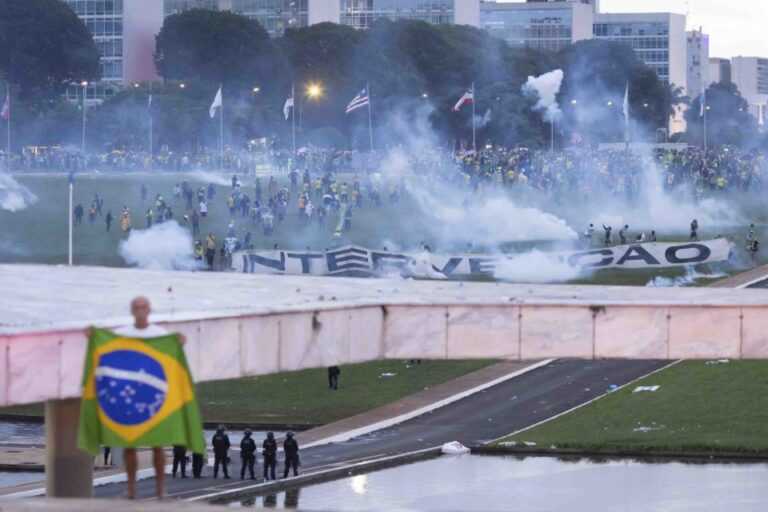 brasil-pedira-a-milei-extradicao-de-foragidos-do-8-de-janeiro