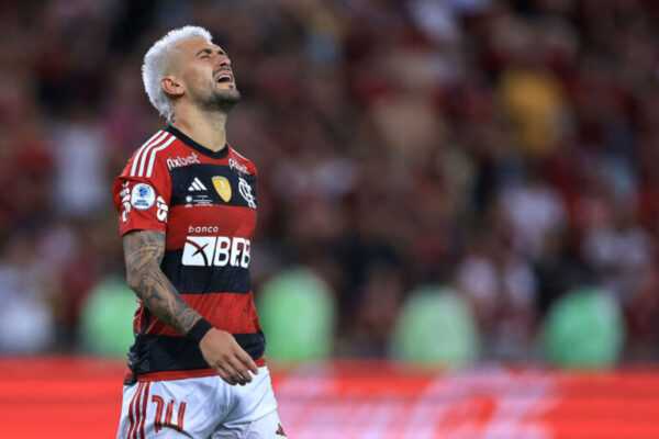 Arrascaeta passa por cirurgia no joelho. Veja previsão de retorno arrascaeta-passa-por-cirurgia-no-joelho.-veja-previsao-de-retorno